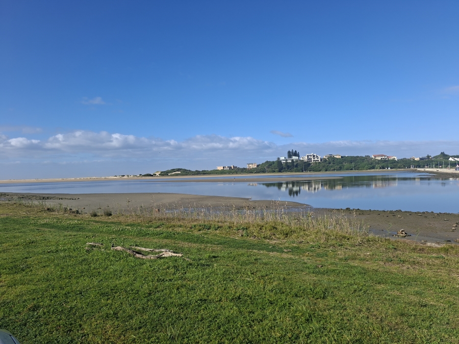 4 Bedroom Property for Sale in Paradise Beach Eastern Cape